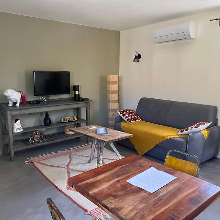 Studio Dans Les Alpilles Apartment Fontvieille Luaran gambar