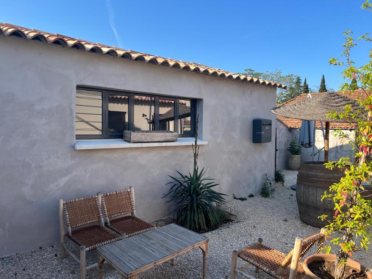 Studio Dans Les Alpilles Apartment Fontvieille Luaran gambar